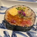 銀座 しのはら - 太巻〜雲丹とべったら漬け、胡麻で和えた鮪の中とろ、このしろ、穴子、たまご、胡瓜の千切り