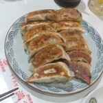 満堂紅 - 『 焼きギョーザ （ 特製ニンニク付き ）』 