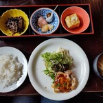 洋食 飯屋 - お昼の定食(肉)