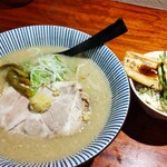 Yaki Miso Ramen Yadoya - 味噌らーめん 800円、週末限定飯 穴子の一本炙り飯 500円、限定12食になります