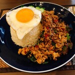 パパイヤ タイ食堂 - ガパオライス大盛り