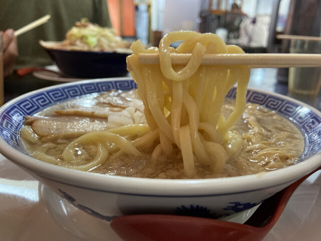 新潟発祥ラーメン なおじ 沖縄一号店 奥武山公園 ラーメン 食べログ