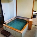 鬼怒川金谷ホテル - 源泉を引き入れた露天風呂