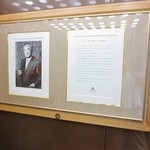 鬼怒川金谷ホテル - ジョン・カナヤ氏の肖像と歴史解説