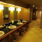 鬼怒川金谷ホテル - 大浴場の脱衣場