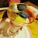 鬼怒川金谷ホテル - 竹炭のアイスクリーム