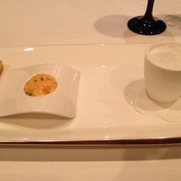 ルッチコーレ - トリュフのムース カプチーノ仕立て スクランブルエッグとトリュフ