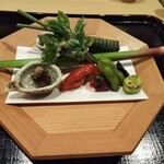 津の守坂 小柴 - 八寸。粽に見立てたヒラメの寿司が旨かった。走りの空豆も良いねぇ。  