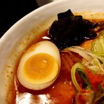 辛いラーメン14 - 味玉