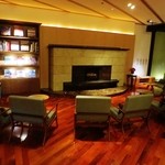 鬼怒川金谷ホテル - 冬はダンロ前で優雅に読書でも。。。