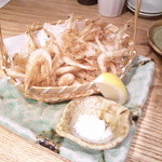 八吉酒場 - 白海老唐揚げ