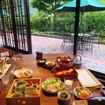 鬼怒川金谷ホテル - 庭園を見ながら優雅な朝食