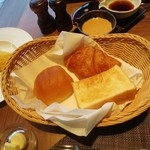 鬼怒川金谷ホテル - *パン*　　　　　　　　　　　金谷パンと季節のブレッド（ＢＦ）