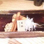 八吉酒場 - 皮剥の姿煮①