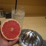 Makiya - グレープフルーツチューハイは手搾り。。