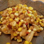 菜根譚 北海道中華 - 羅臼貝と2種類のとうきびのバター醤油炒め（780円）