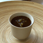 MAISON LAFITE - ◆牛ホホ肉の煮込み、コンソメ、石蕗のフラン。若い方は「石蕗（つわぶき）」をご存じない方も多いかと。 菊に似た黄色の花を咲かせます。