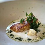 MAISON LAFITE - ＊鮃は皮をカリッと焼かれ、ソース＋パセリと共に頂くと美味。