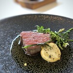 MAISON LAFITE - ＊お肉が美しい。ナイフがスッと入る柔らかさ。火入れが絶妙で、口に入れるととろけとても美味しい。