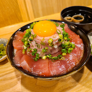 限定10食！マグロユッケ丼定食！