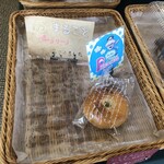 嬉楽なパン工房 ルヴァン - 内観 残り少ないパン
            2021/05/24
            ハムマヨコーン 225円
