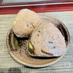 耽美 下村 - 土鍋釜の季節の炊き込みご飯ですが、写真を撮り損ねました。お持ち帰り用におにぎりにしていただきました。