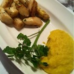 アンティカ オステリア カルネヤ - 【2011.08】付け合わせはホワイトアスパラとマッシュポテト