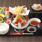 Hakodate Dainingu Gaya - お刺身膳：旬の刺身盛り合せ、エビと季節の野菜の天麩羅、サラダ、小鉢、ご飯、汁、香物+タラコかけ放題！