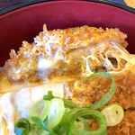 めい泉 - カツ丼のアップ