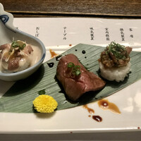 舎人庵・とんぼ - 飛騨牛彩り寿司三巻盛り