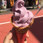 おいもやさん興伸 - 紫芋ソフト　350円
