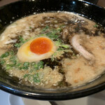 俺のとんこつラーメン 伝丸 - 背脂濃厚とんこつラーメン