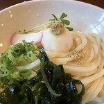 手打ちうどん 自遊席 - 冷 かけうどん 大盛  
            小麦粉と塩味 最高のバランスで美味しかったです♫
            生姜の香りも良くて リピ決定！