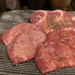 炭火焼ホルモン ぐう - 