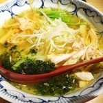 Sutomakkuhorudo - 鶏塩ラーメン