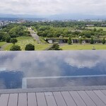 SORANO ROOFTOP BAR - レストランからの景色
      ここは夜より昼間がお勧めかな♪
      見よ！プールに空が映った素晴らしい景色を！一見の価値あり！