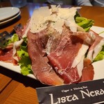 Cigar&Dining Bar  Lista Nera - 生ハムとパルメザンチーズのサラダ