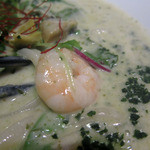 あんぷく - 海老とアボガドのジェノバクリームうどん