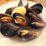 ピッツェリア キアッキェローネ - ムール貝の胡椒蒸し