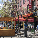 Sarge’s Delicatessen & Diner - 店舗外観。