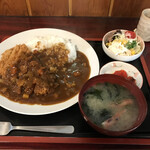 いし源 - 料理写真:カツカレー（税込み９３０円）
