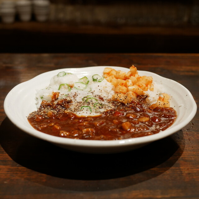 Kuroneko Yoru Akasaka Ten