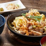 Motsunabe Kurara - もつ焼き定食