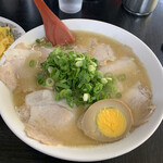 長浜ラーメンとん吉 - チャーシューメン♪