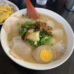 長浜ラーメンとん吉 - チャーシューメン♪