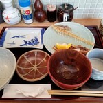 定食 美松 - キレイでしょ。