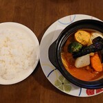 Kikurashi - 土鍋煮込みハンバーグ 900円＆ライス 300円
