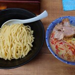 トナリ - 