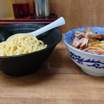 トナリ - 
