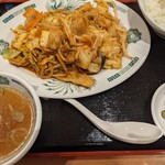 日高屋 - バクダン炒め定食700円
            高くはないけど台湾系激安と比べるとお得感薄め